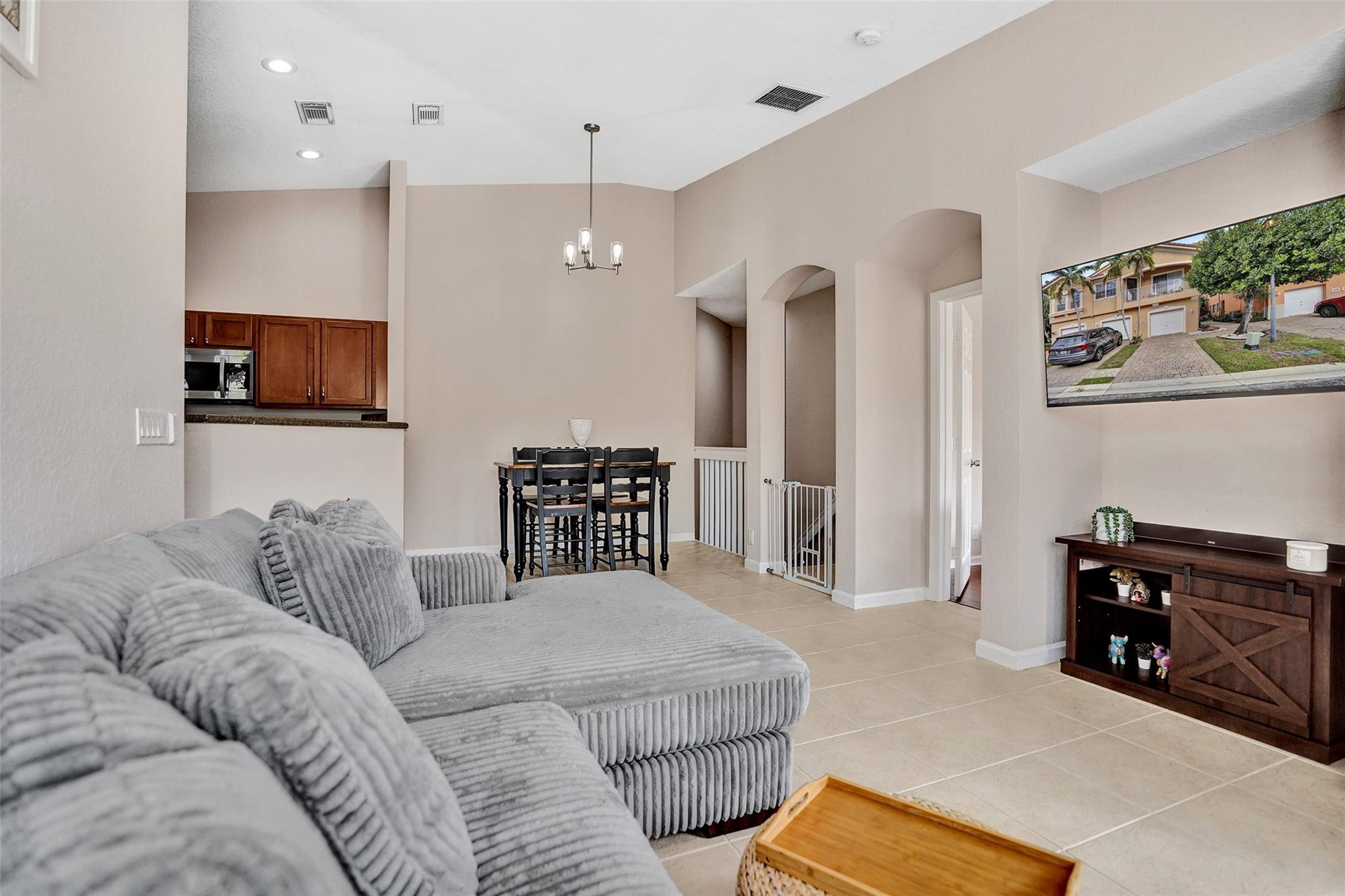 1825 Sonrisa Street Riviera Beach, FL 33404 - Photo 14 of 50 a living room with furniture