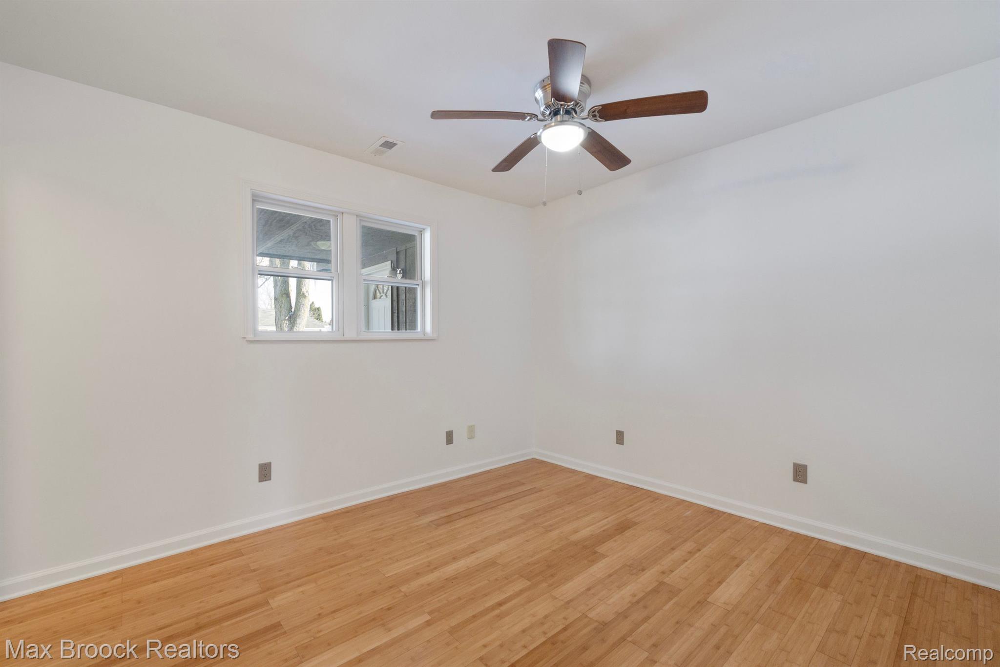 22025 Springbrook Avenue Farmington, MI 48336 - Photo 19 of 24 Gallery Image 19
