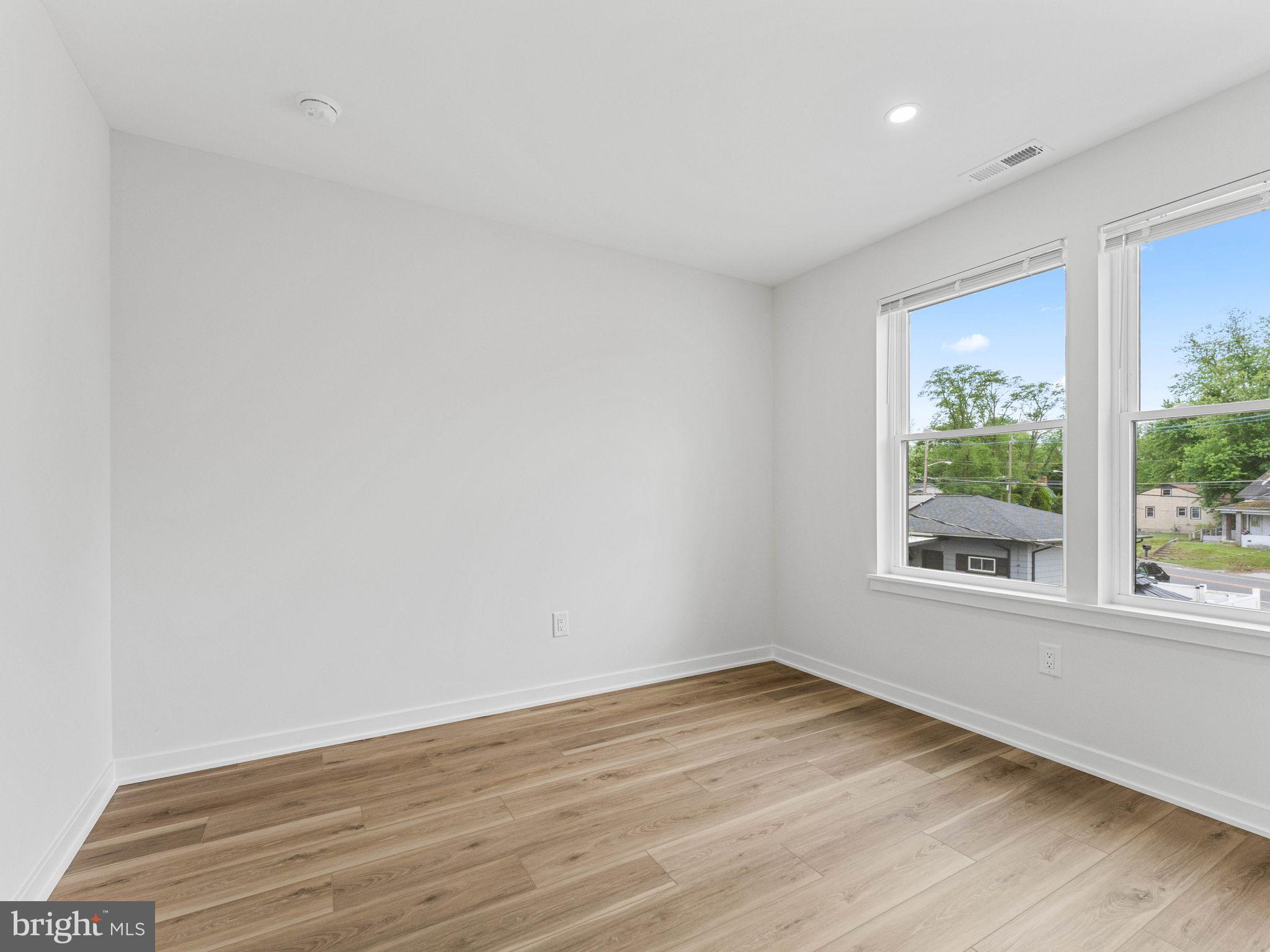 423 Almonesson Road Blackwood, NJ 08012 - Photo 28 of 40 Bright and airy room with natural light.