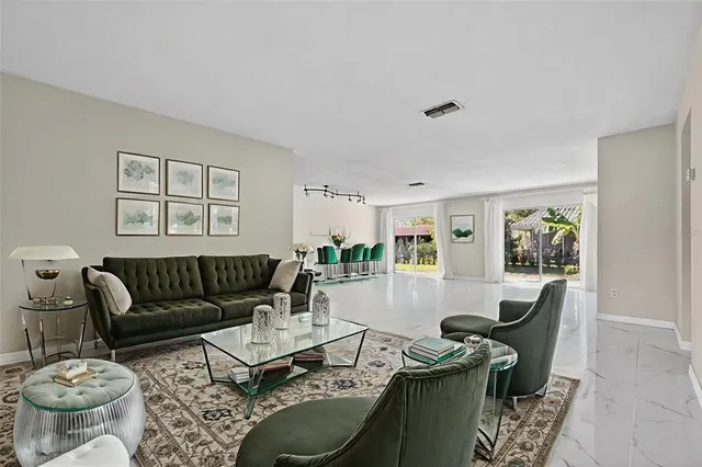 $2,100 | 10659 Windsor Court, Orlando, FL 32821