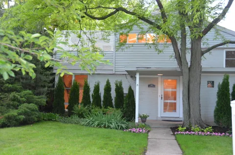 $925,000 | 611 Roger Avenue, Kenilworth, IL 60043