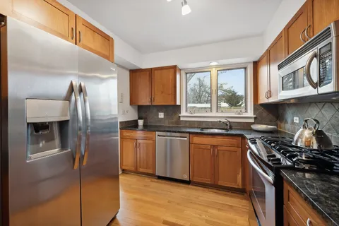 $925,000 | 611 Roger Avenue, Kenilworth, IL 60043