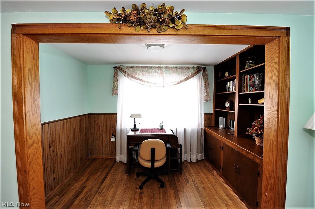 4493 Max Road North Canton, OH 44720 - Photo 10 of 24 * Extra Office Space Off Of The Living Rm W/Built-Ins ~