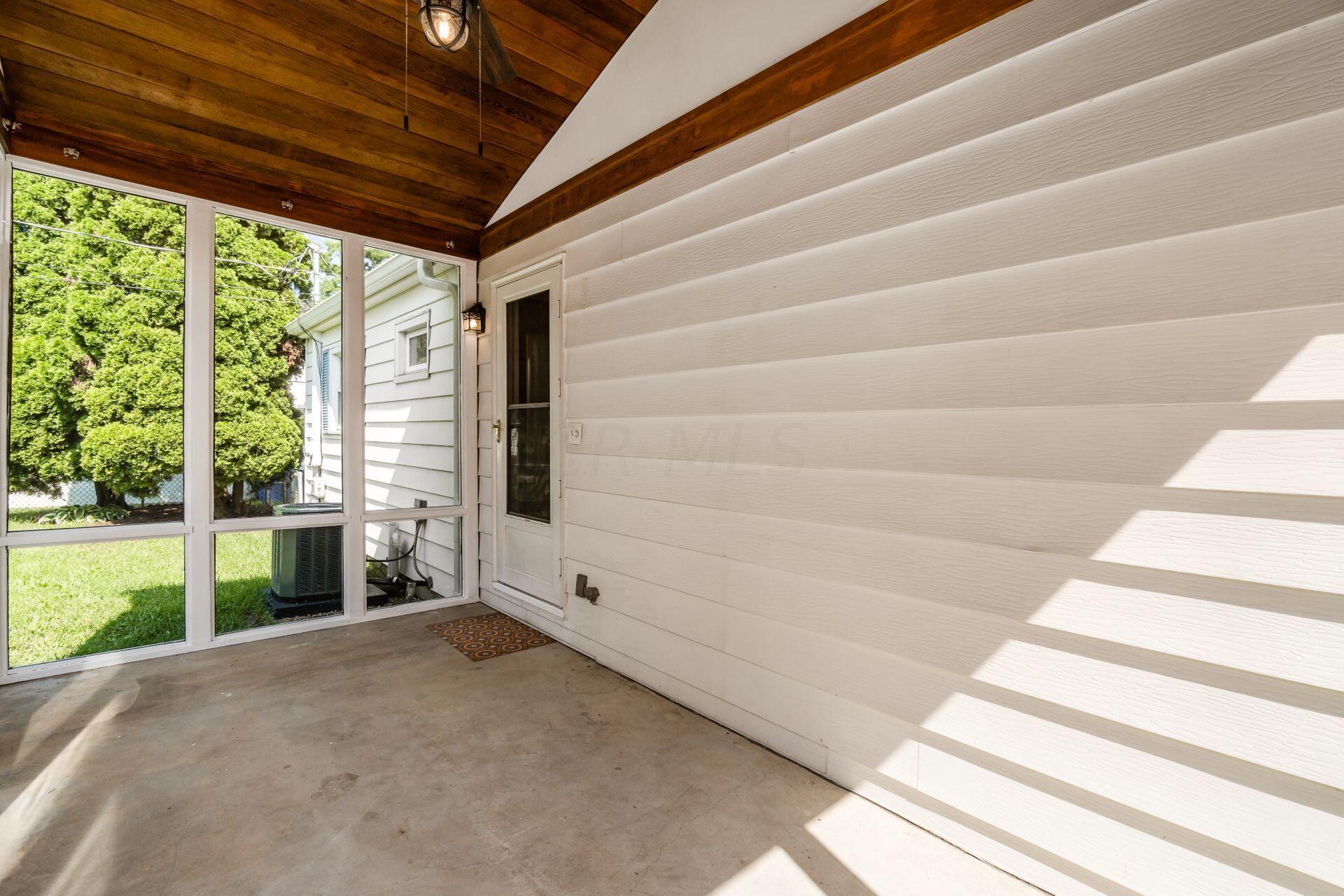 2351 Cranford Road Columbus, OH 43221 - Photo 25 of 30 Screened In Porch