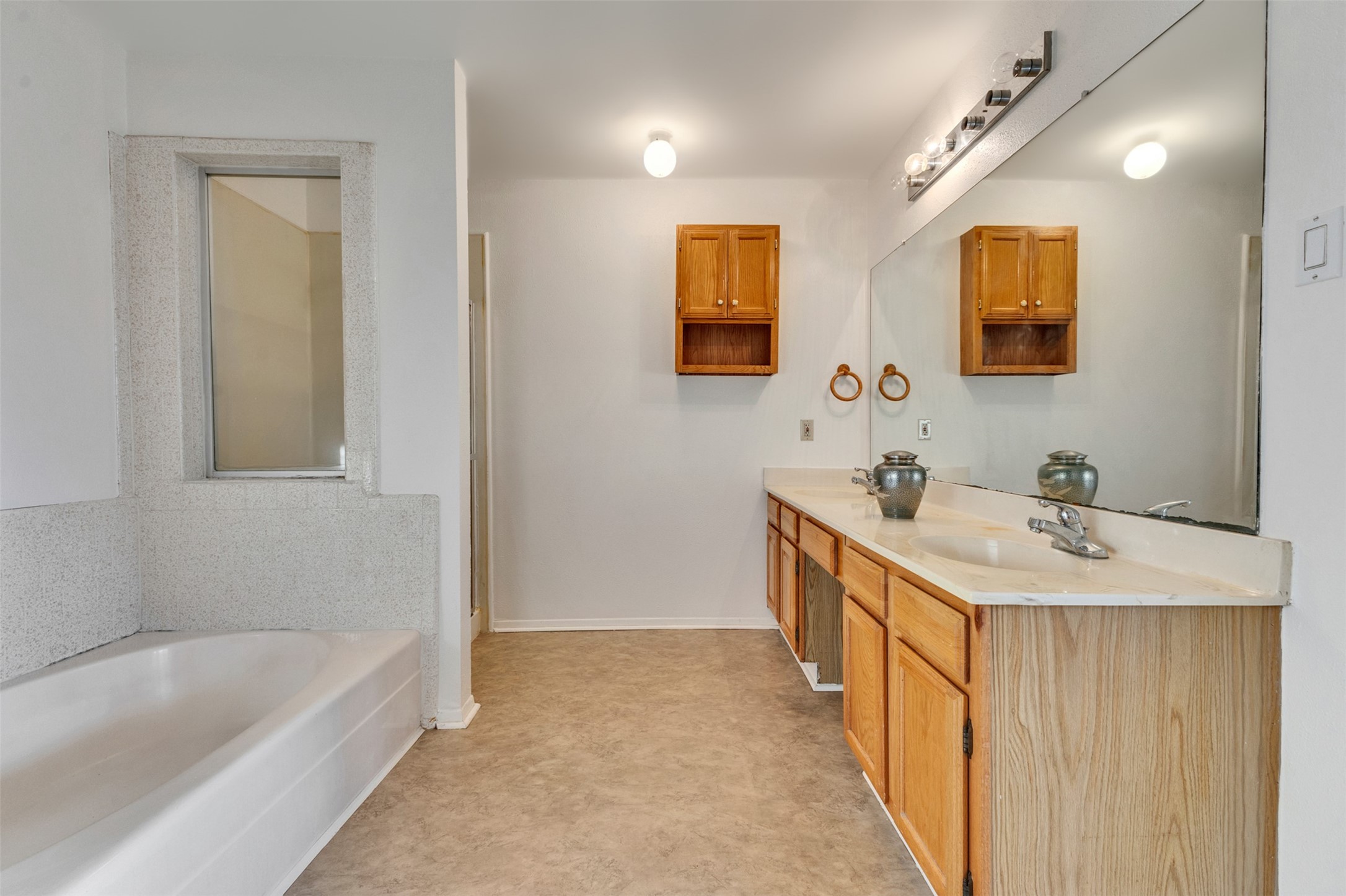 13714 Chancery Road Houston, TX 77034 - Photo 12 of 36 Gallery Image 12