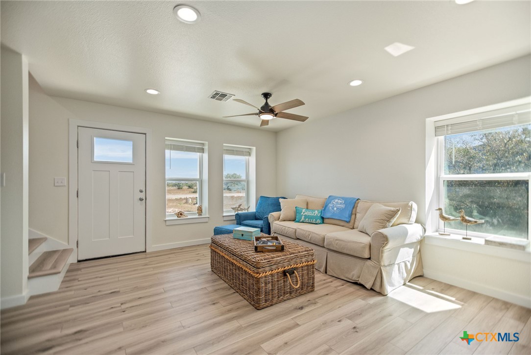 253 Carrie Street Port O'Connor, TX 77982 - Photo 2 of 33 Family Room