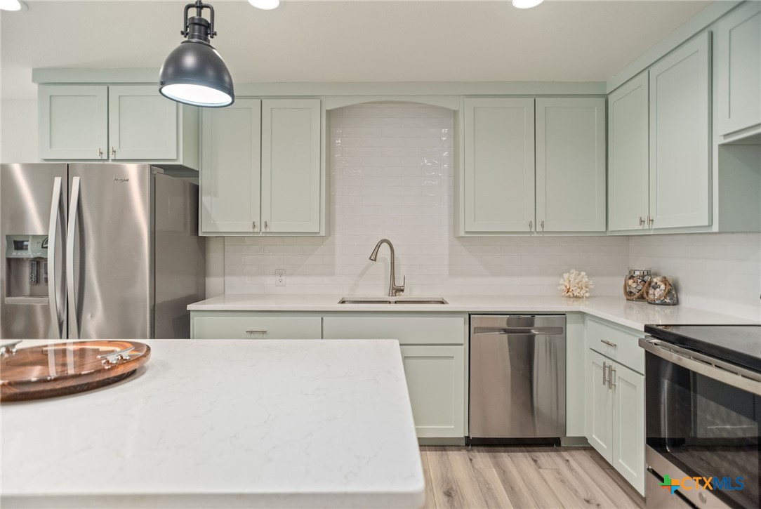 253 Carrie Street Port O'Connor, TX 77982 - Photo 6 of 33 Kitchen