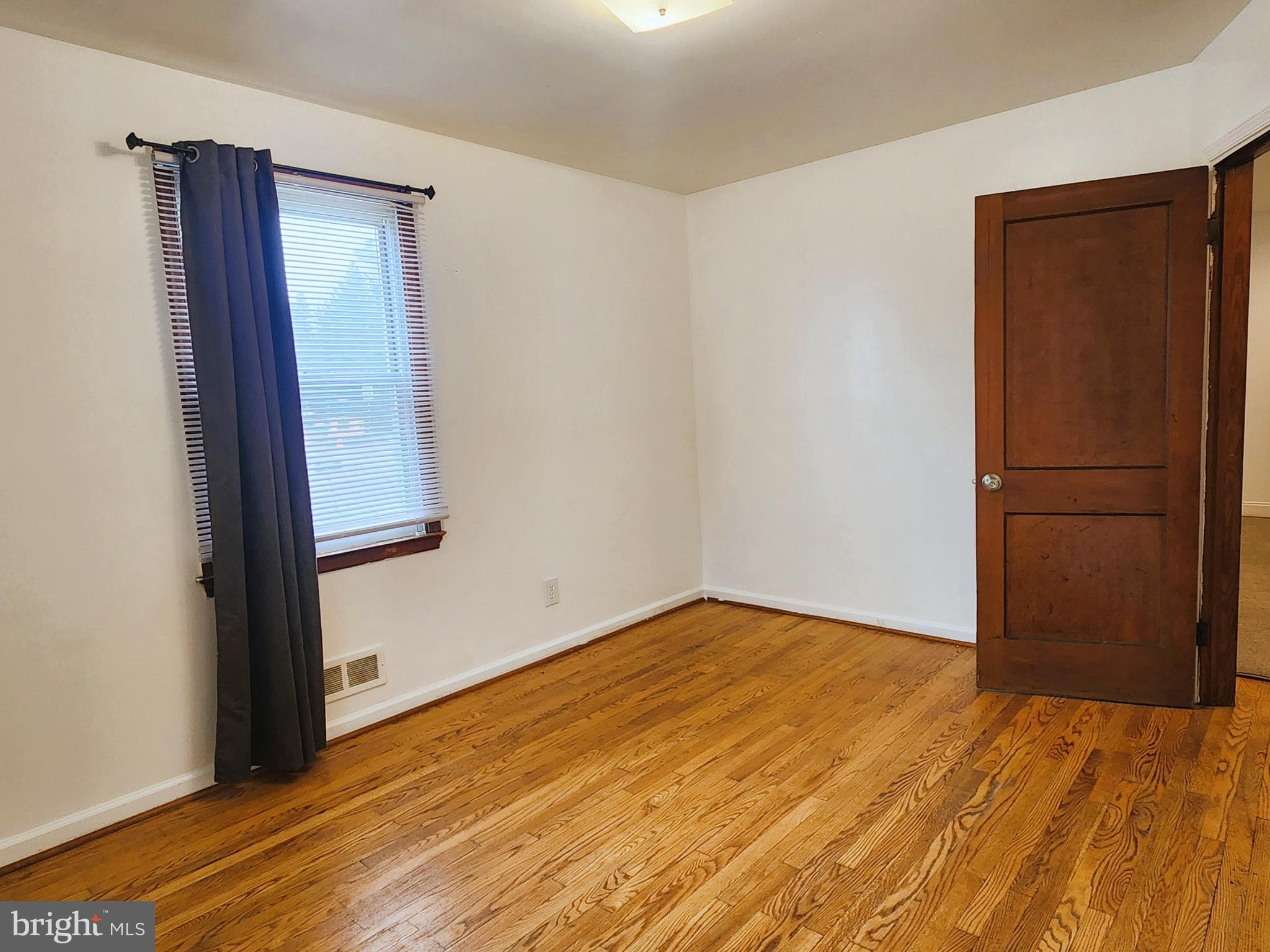 3207 Bryant Avenue Baltimore, MD 21227 - Photo 12 of 20