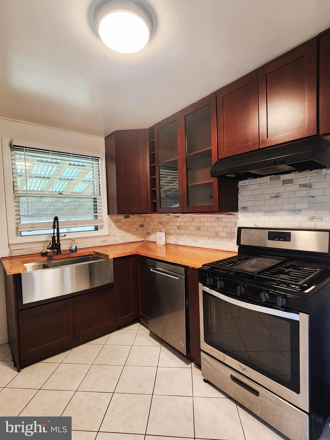 3207 Bryant Avenue Baltimore, MD 21227 - Photo 6 of 20