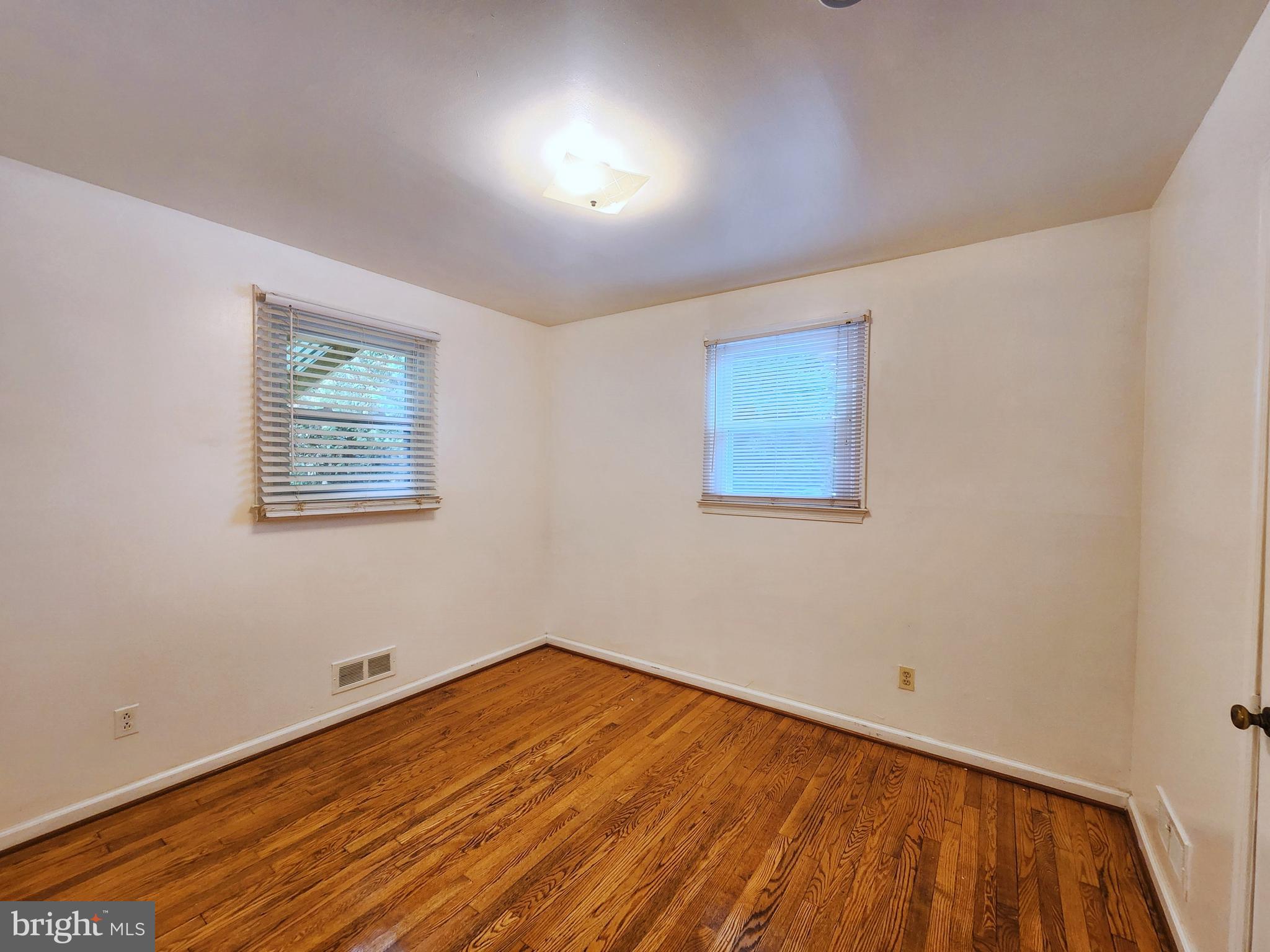 3207 Bryant Avenue Baltimore, MD 21227 - Photo 9 of 20