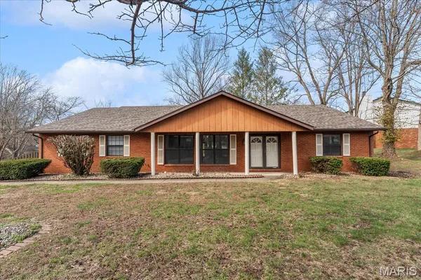 $320,000 | 624 Wildwood Lane, O'Fallon, IL 62269