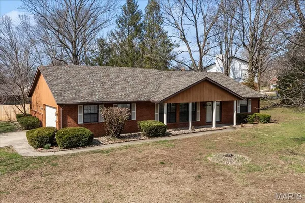 $320,000 | 624 Wildwood Lane, O'Fallon, IL 62269