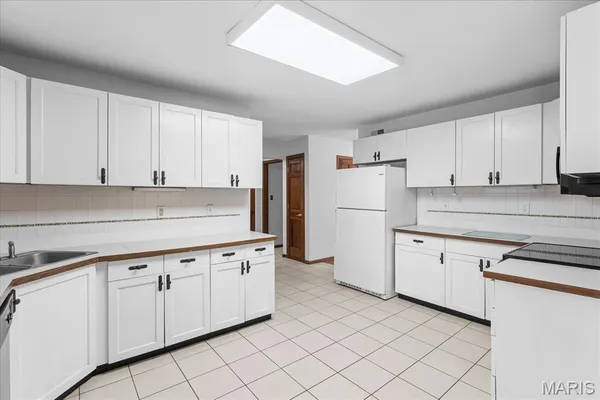 $320,000 | 624 Wildwood Lane, O'Fallon, IL 62269