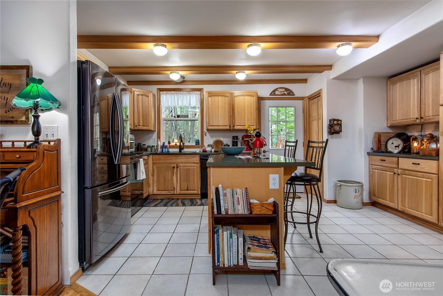 121 Sunstone Road Packwood, WA 98361 - Photo 5 of 38 Gallery Image 5