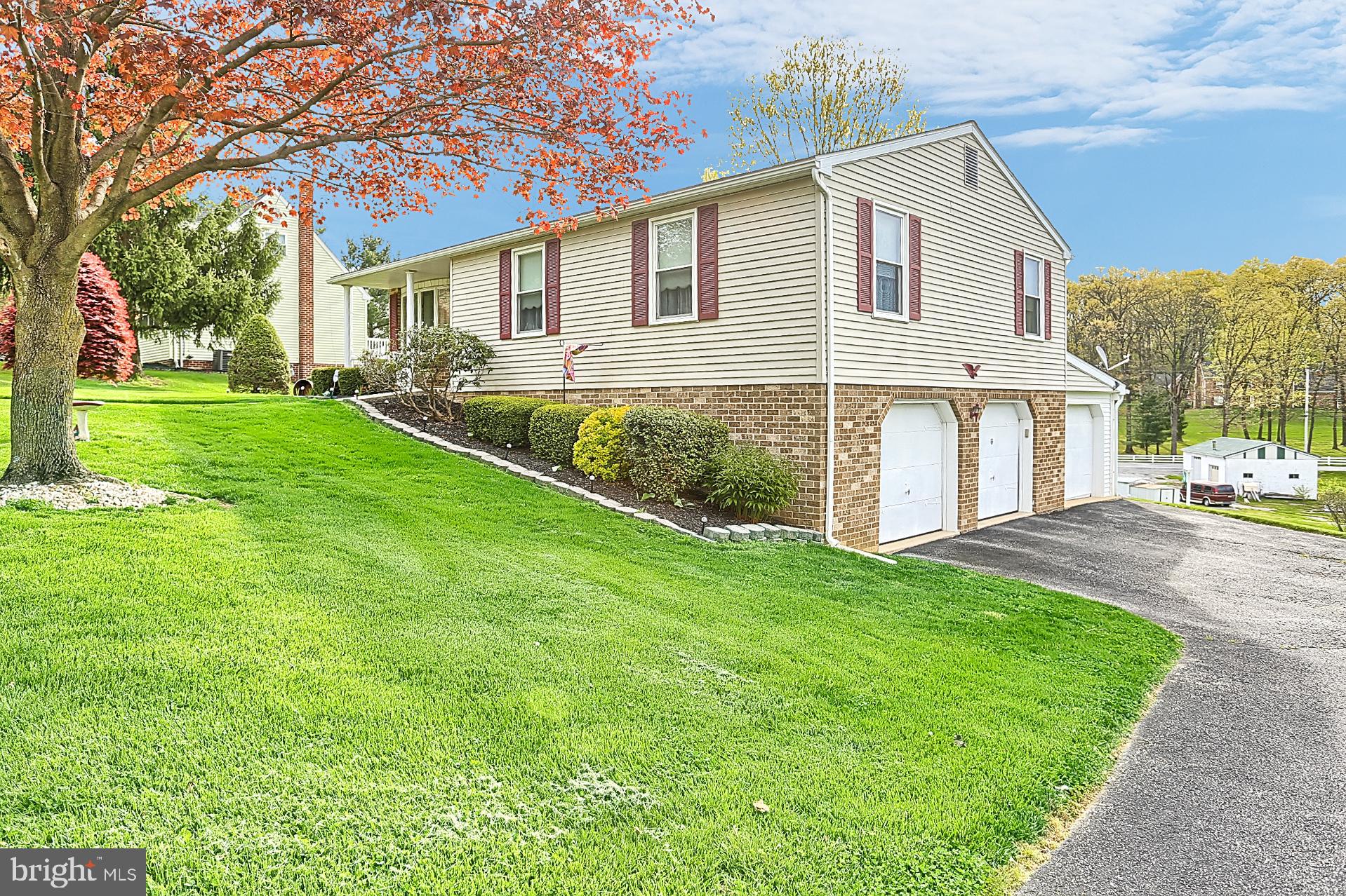 406 Bellevue Road Red Lion, PA 17356 - Photo 2 of 36 Gallery Image 2