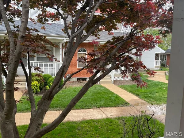 $1,950 | 3125 Park Hampton Court, St. Louis, MO 63139