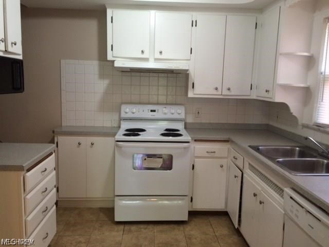 4055 Colony Road South Euclid, OH 44121 - Photo 2 of 5