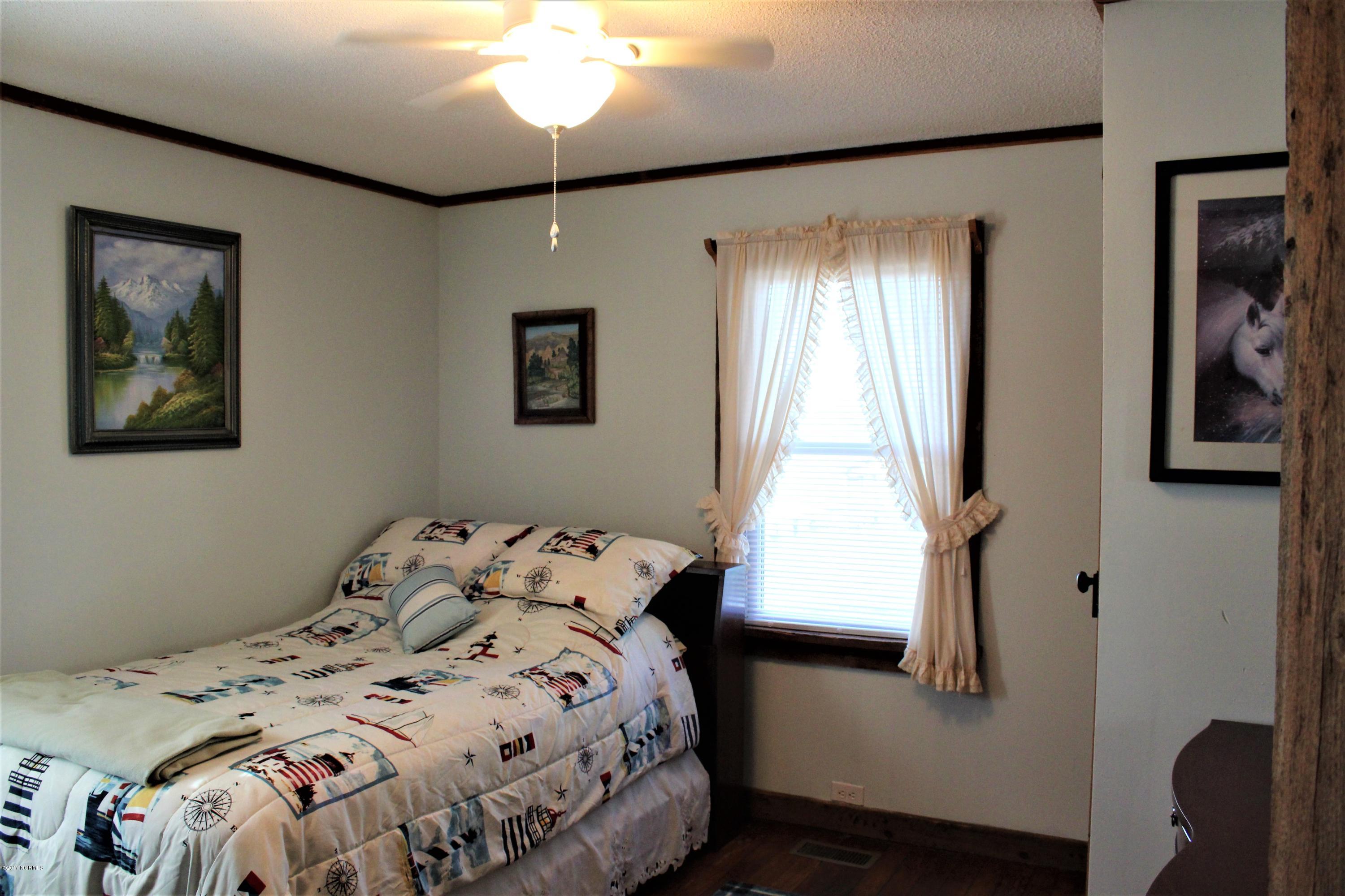1123 Teachs Point Road Bath, NC 27808 - Photo 11 of 27 IMG_3687