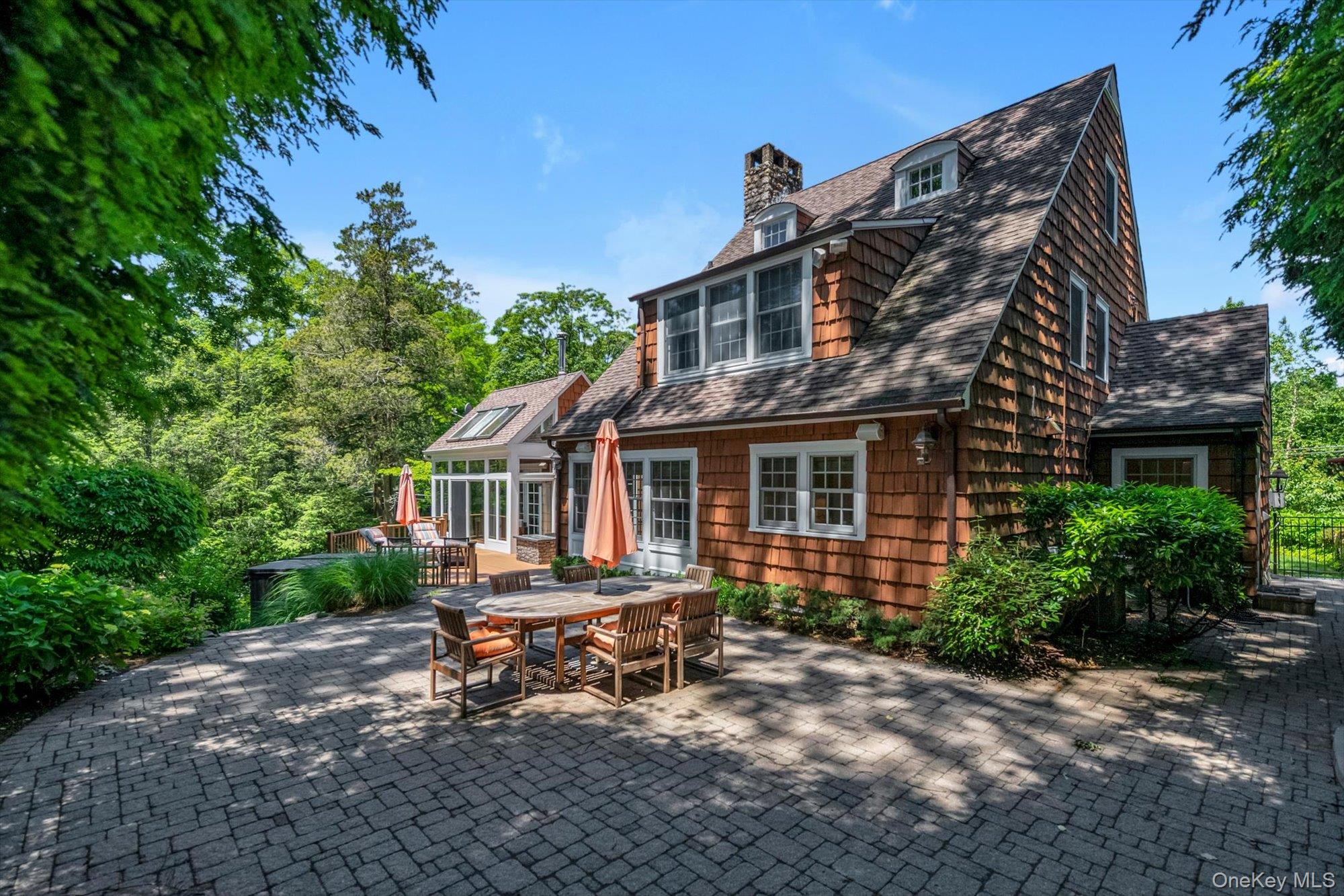 74 Litchfield Road Port Washington, NY 11050 - Photo 33 of 48