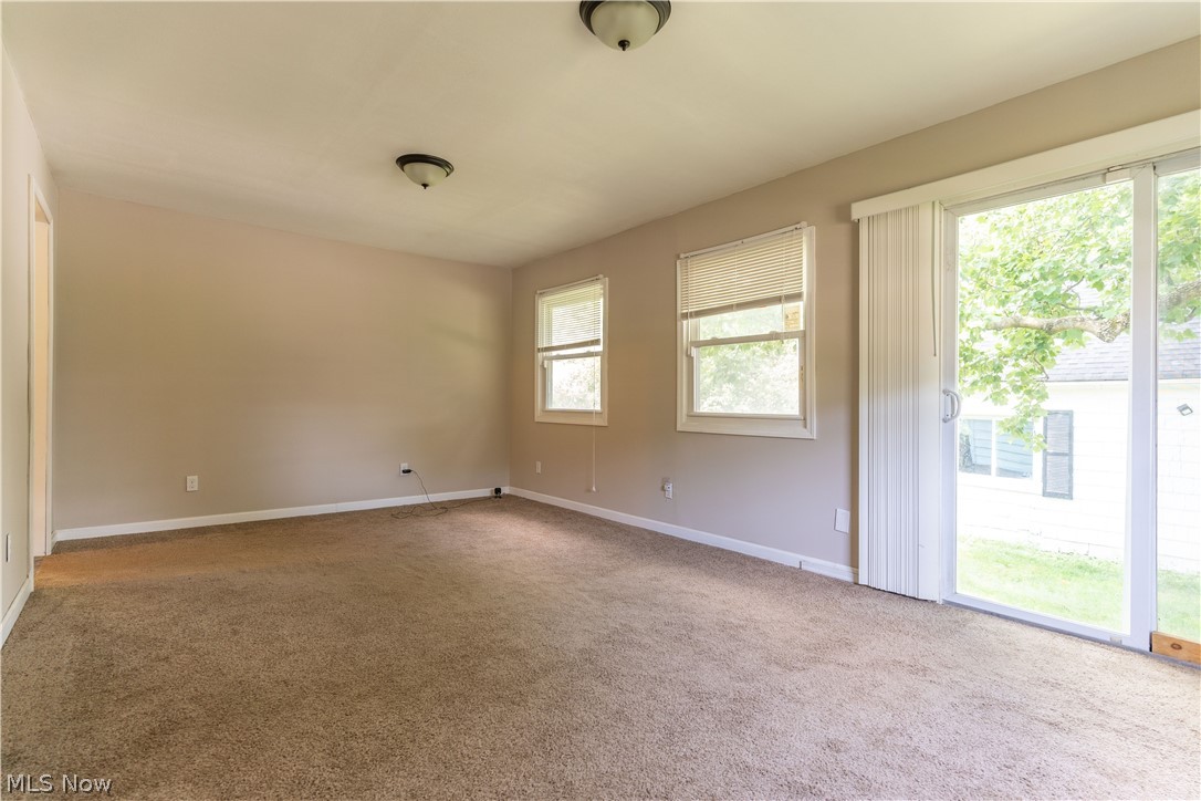 21113 Hansen Road Maple Heights, OH 44137 - Photo 7 of 26