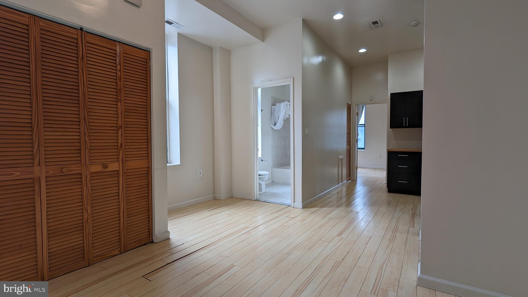 2362 North Front Street, Unit 2 Philadelphia, PA 19133 - Photo 3 of 8