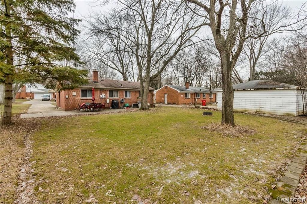 29505 Rambling Road Southfield, MI 48076 - Photo 21 of 25