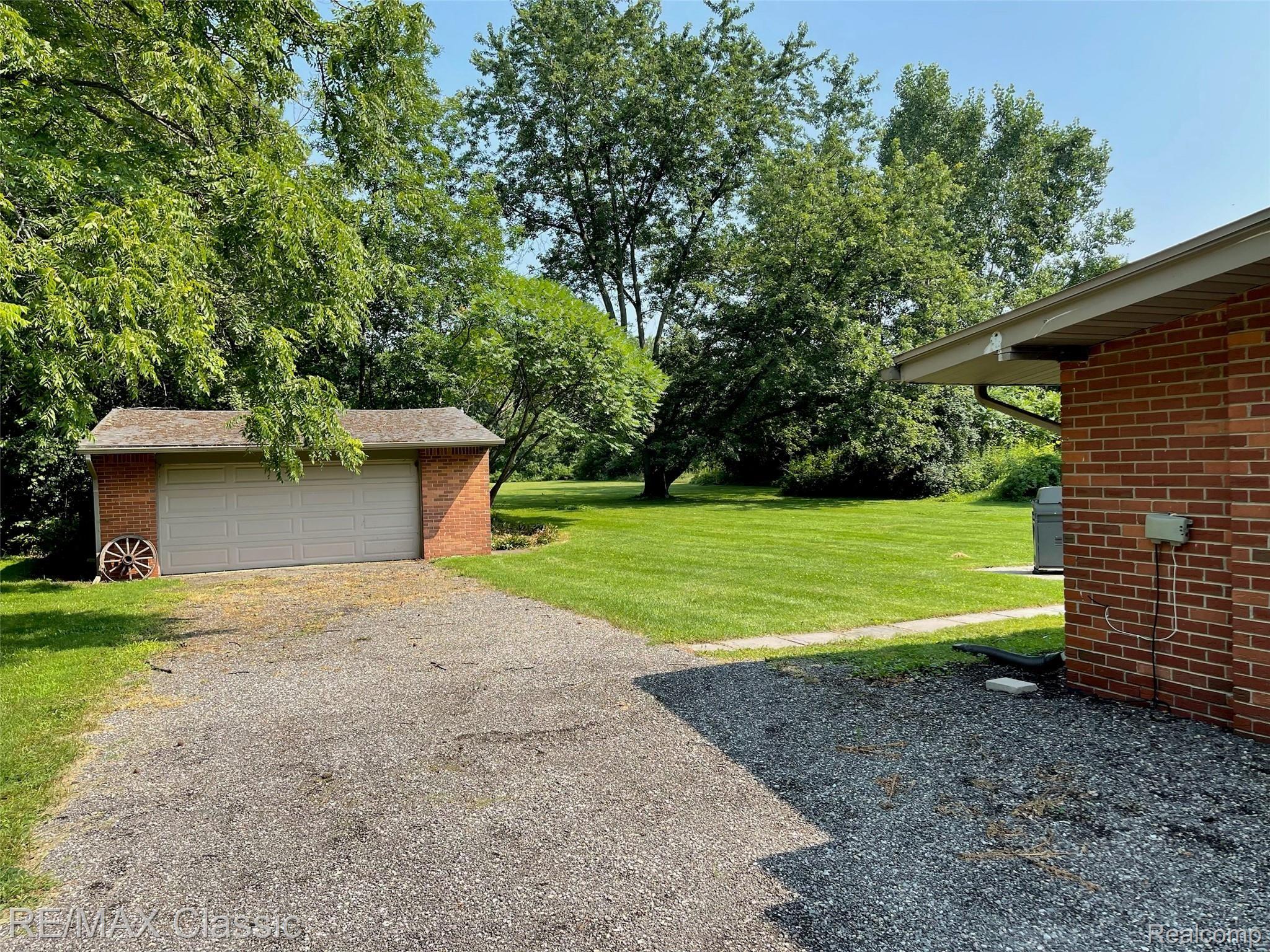 46900 West 11 Mile Road Novi, MI 48374 - Photo 14 of 41 4F736C5F-1DEC-497B-BE23-3EC3426690F2.jpeg