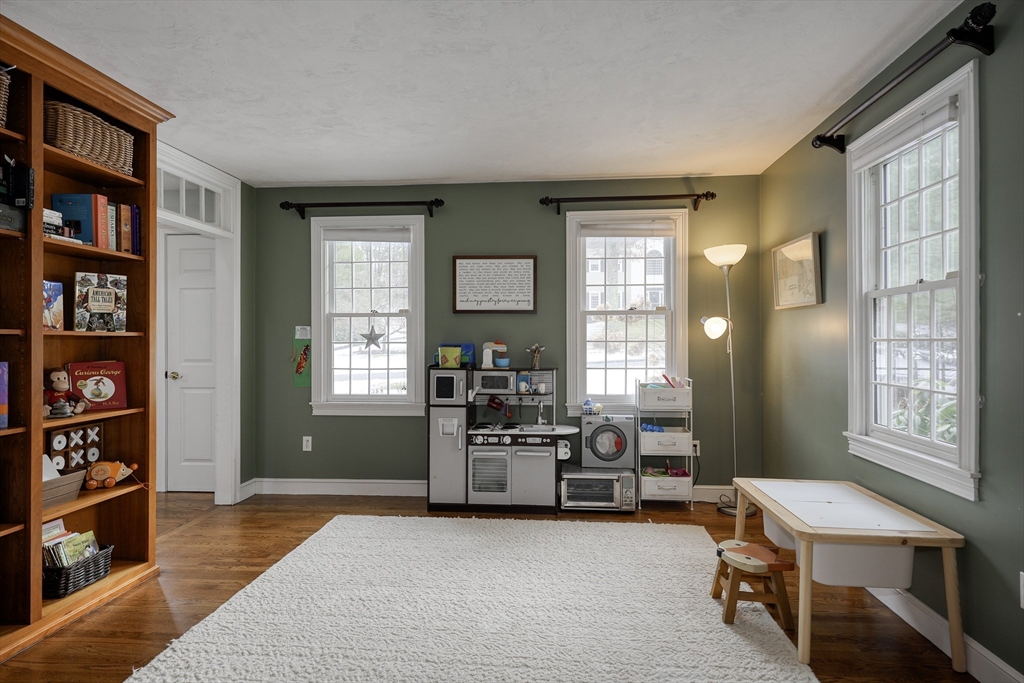 104 Taylor Road Marlborough, MA 01752 - Photo 13 of 41 Gallery Image 13