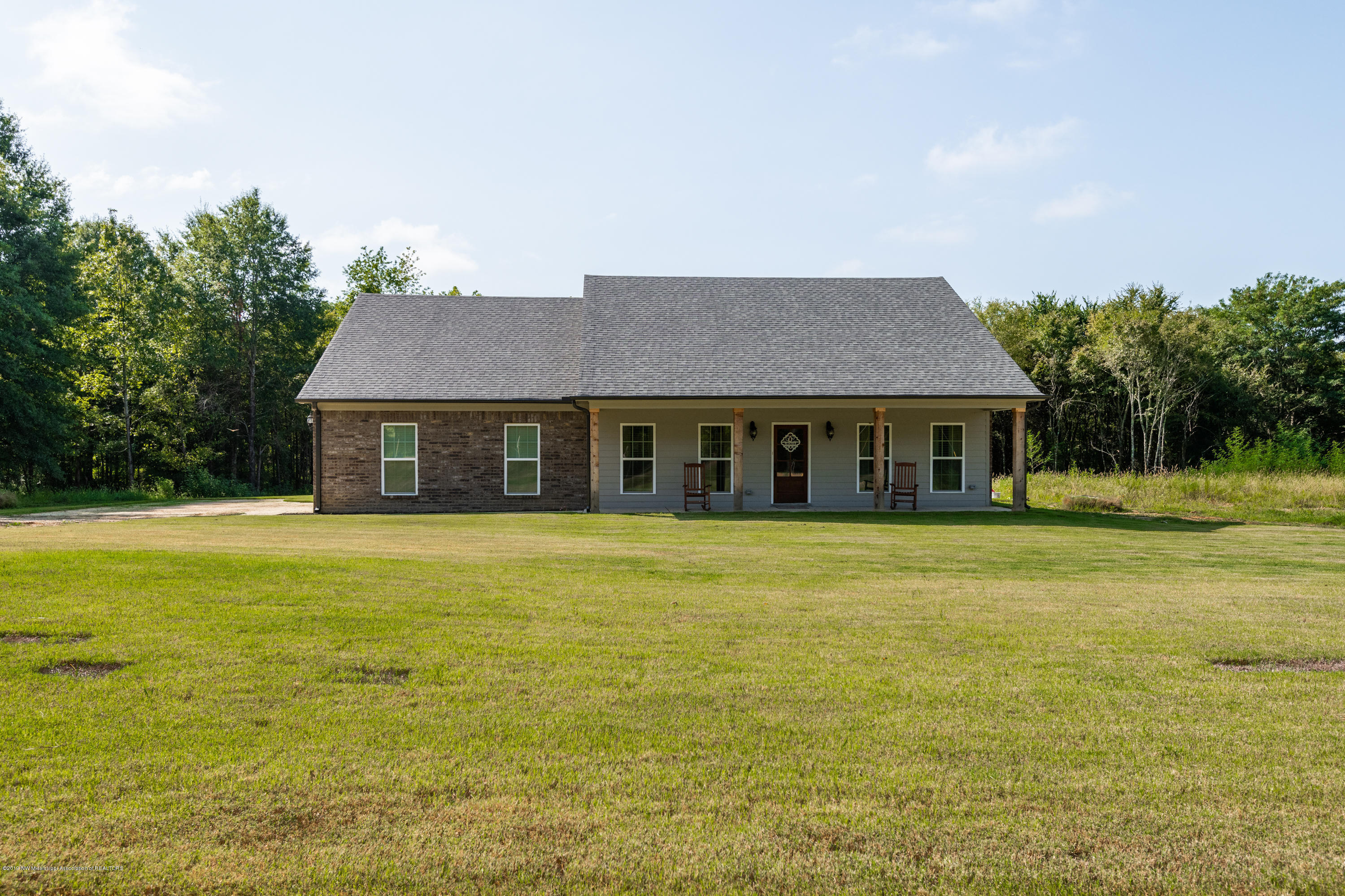 596 Red Banks Road Coldwater, MS 38618 - Photo 1 of 20 DSC_1928