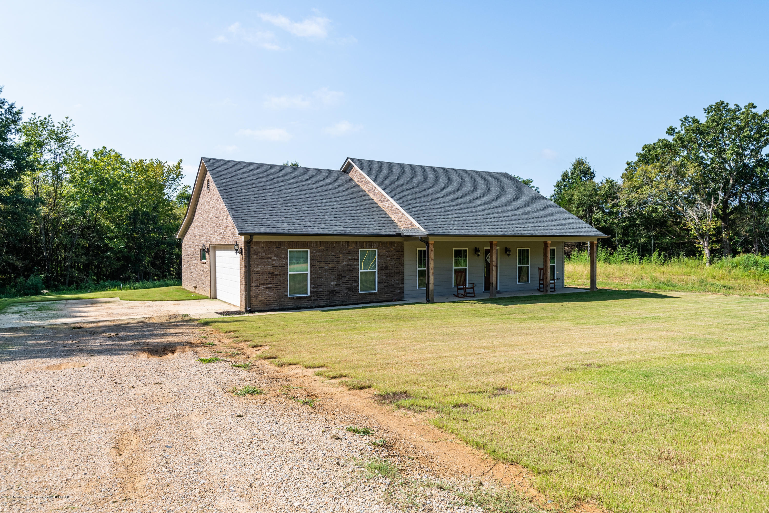 596 Red Banks Road Coldwater, MS 38618 - Photo 2 of 20 DSC_1929