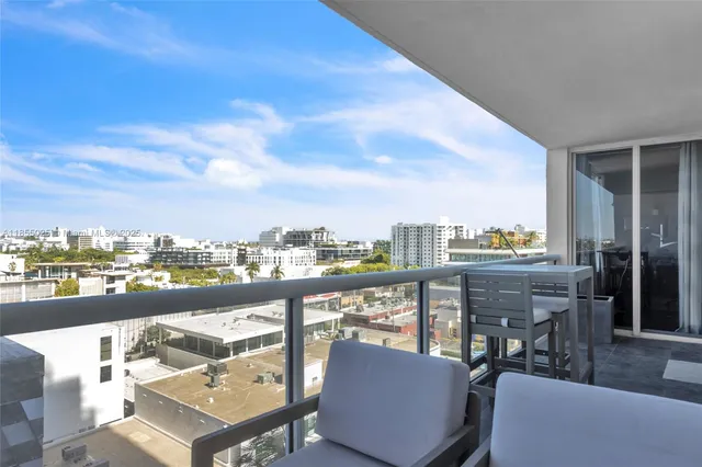 $885,000 | 1800 Sunset Harbour Drive, Unit 1003, Miami Beach, FL 33139