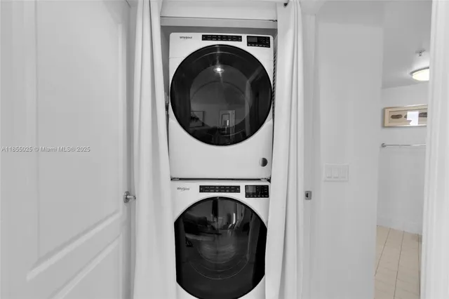 $885,000 | 1800 Sunset Harbour Drive, Unit 1003, Miami Beach, FL 33139