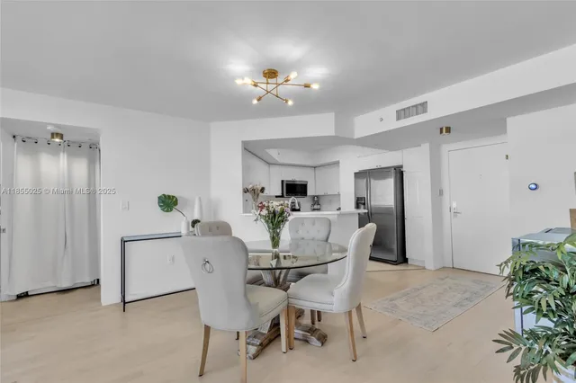 $885,000 | 1800 Sunset Harbour Drive, Unit 1003, Miami Beach, FL 33139