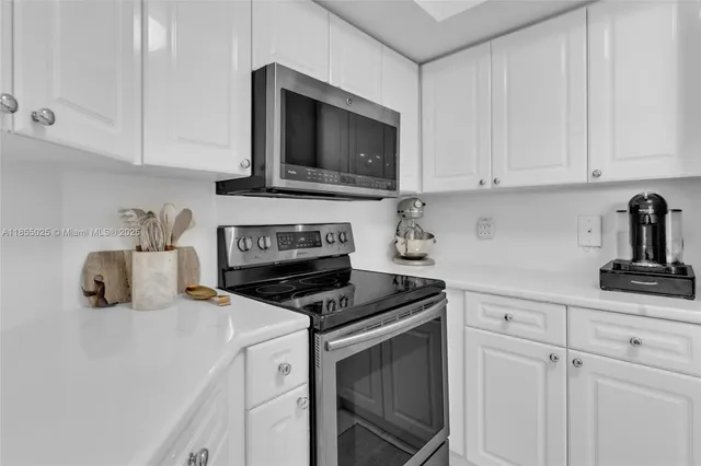 $885,000 | 1800 Sunset Harbour Drive, Unit 1003, Miami Beach, FL 33139