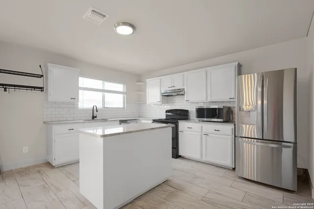 $1,850 | 3974 Key W Way, Converse, TX 78109