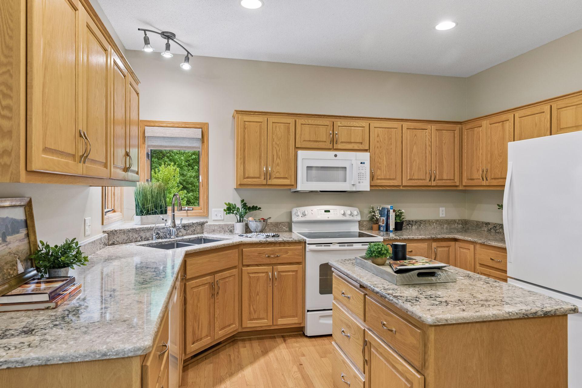 10947 Alexandra Court Inver Grove Heights, MN 55077 - Photo 13 of 75