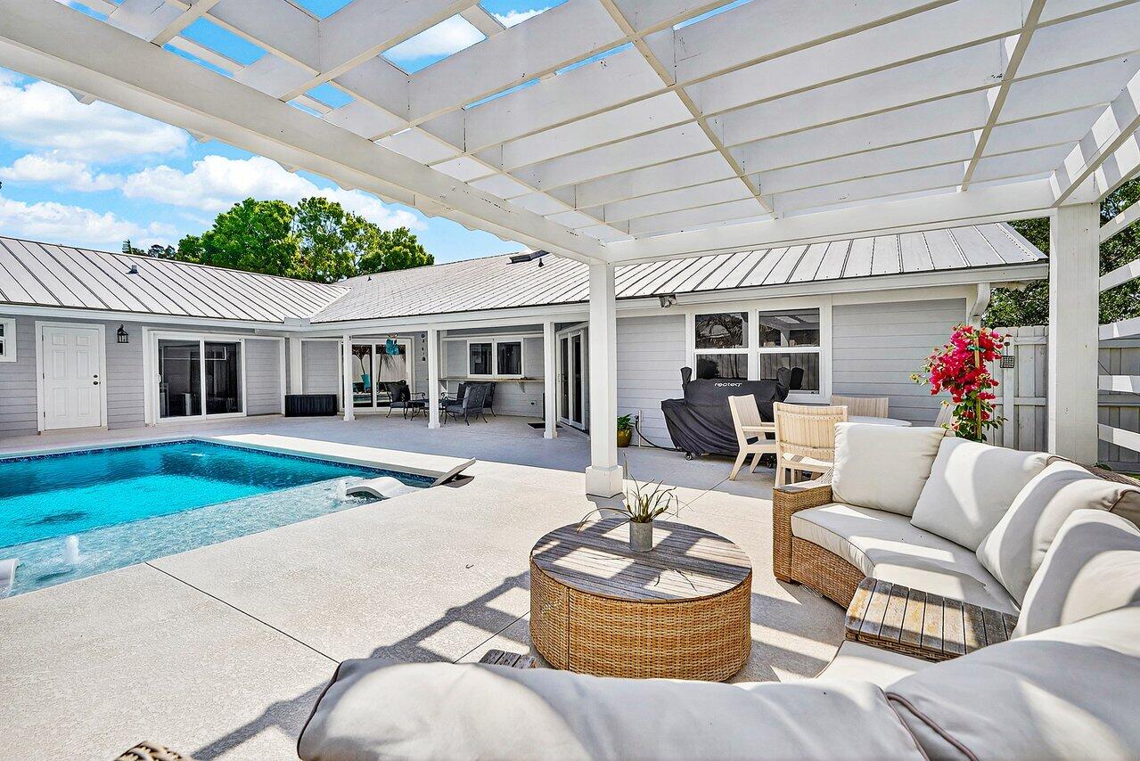 8331 Southeast Quail Ridge Way Hobe Sound, FL 33455 - Photo 18 of 24 Trellis Seating