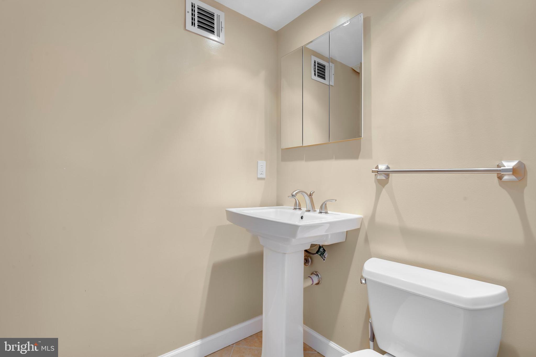 7914 Inverness Ridge Road Potomac, MD 20854 - Photo 22 of 34