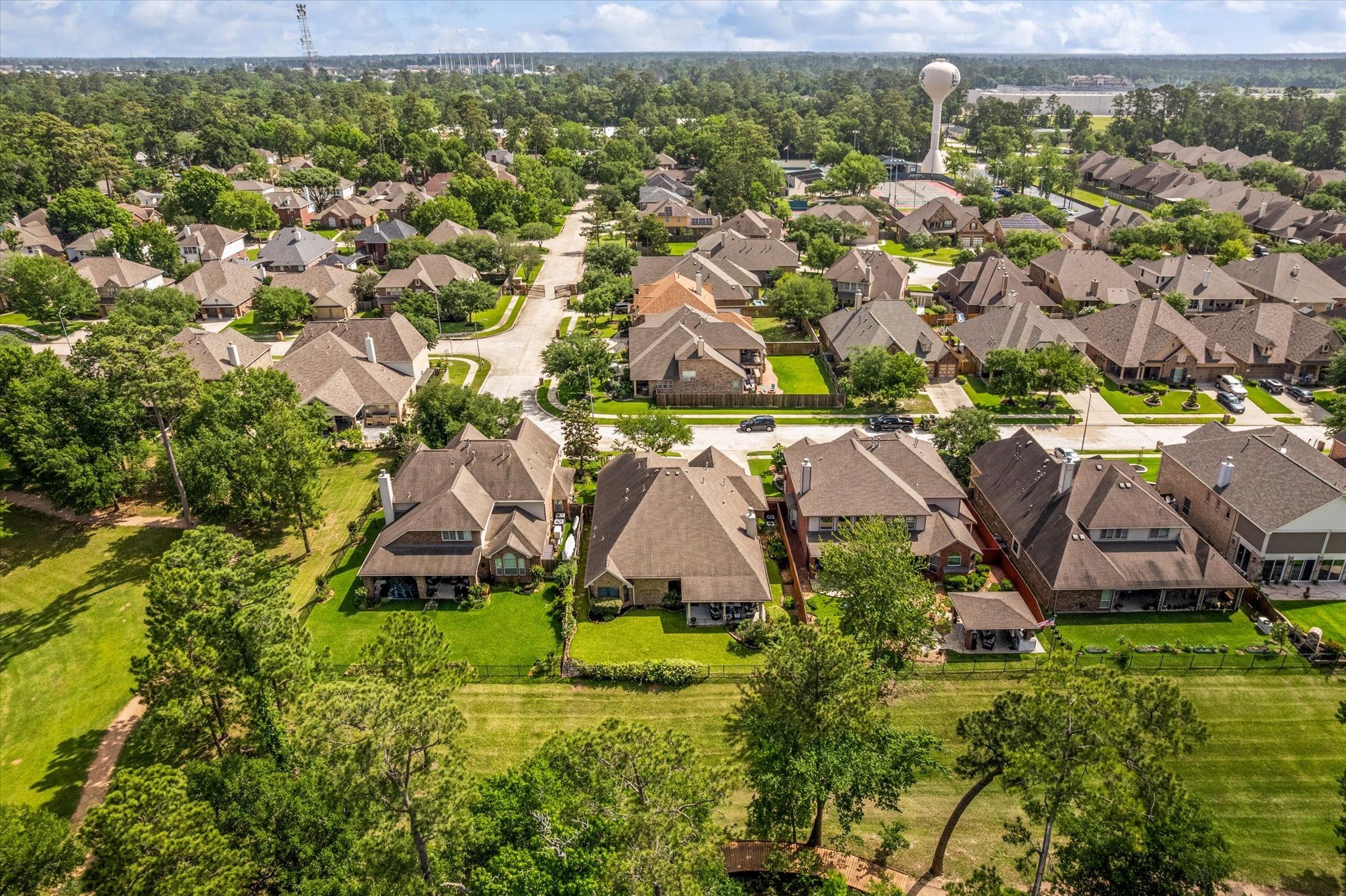19039 Panther Peak Spring, TX 77388 - Photo 46 of 49 an aerial view of a house with a garden
