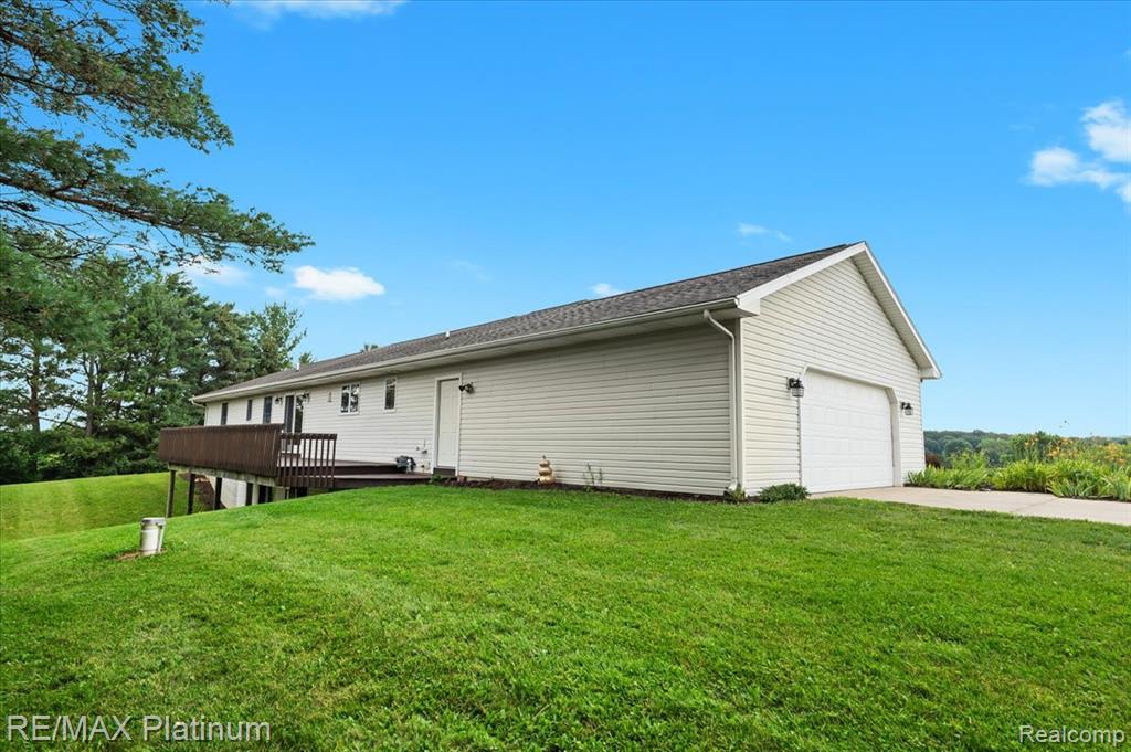 6893 Sanford Road Howell, MI 48855 - Photo 34 of 44