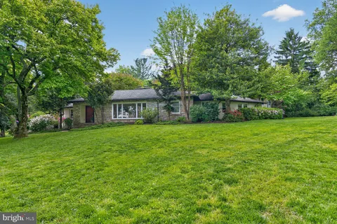 $2,000,000 | 3439 Malbrook Drive, Falls Church, VA 22044