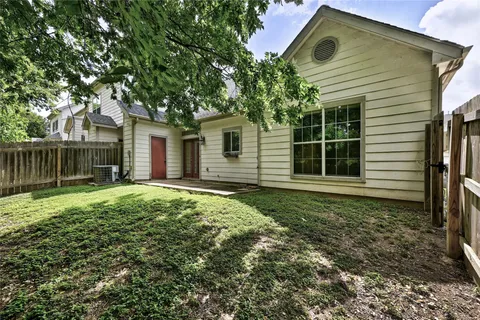 $1,900 | 12230 Abbey Glen Lane, Unit A, Austin, TX 78753