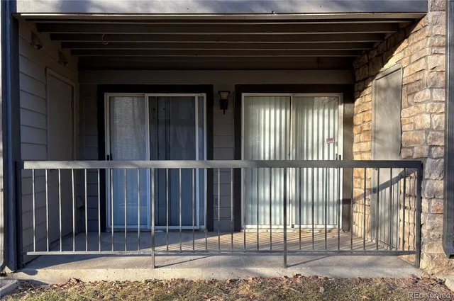 $212,900 | 2575 South Syracuse Way, Unit J102, Denver, CO 80231