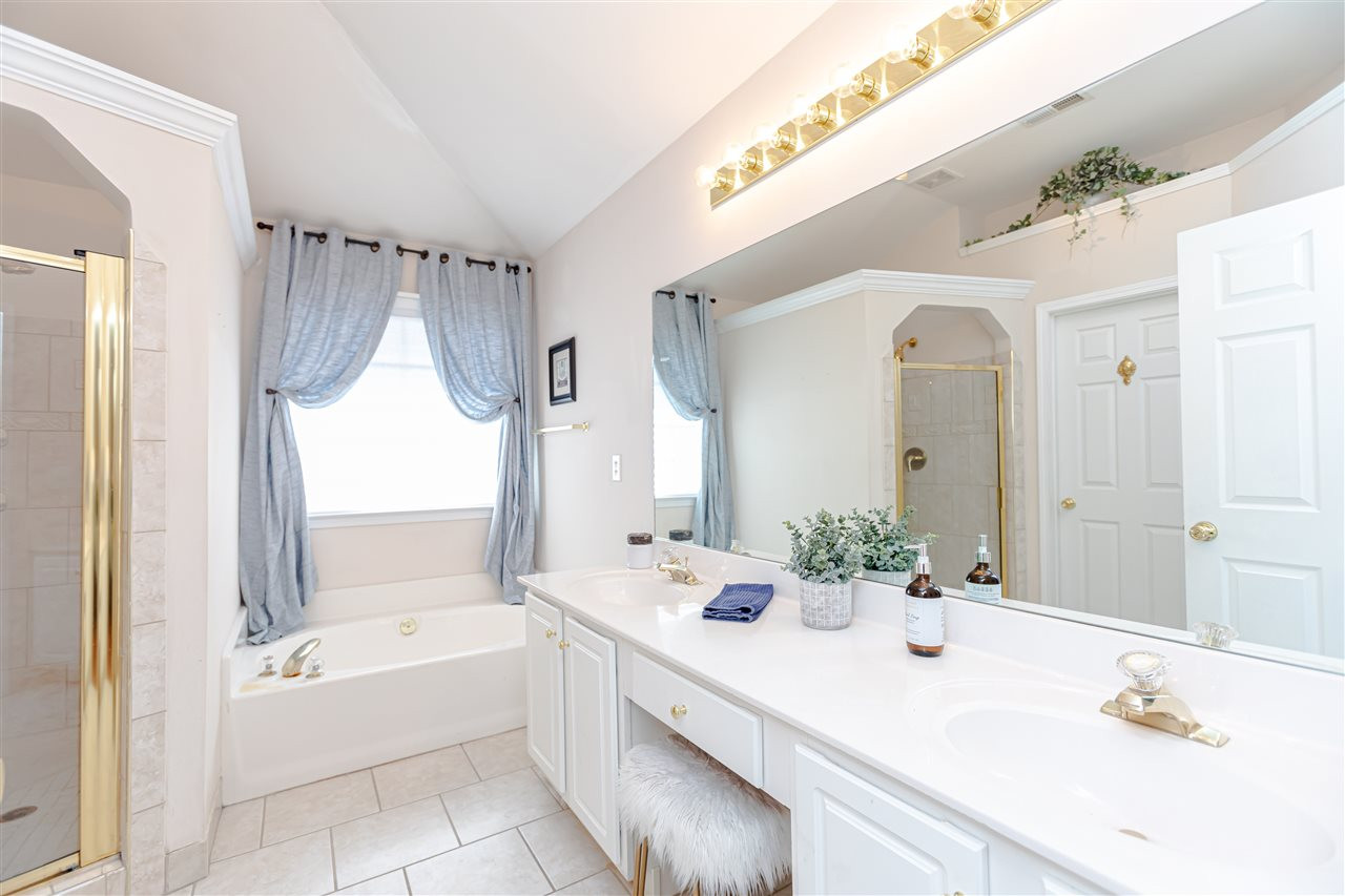 9016 Stoney Run Drive Raleigh, NC 27615 - Photo 20 of 24 Master Bathroom