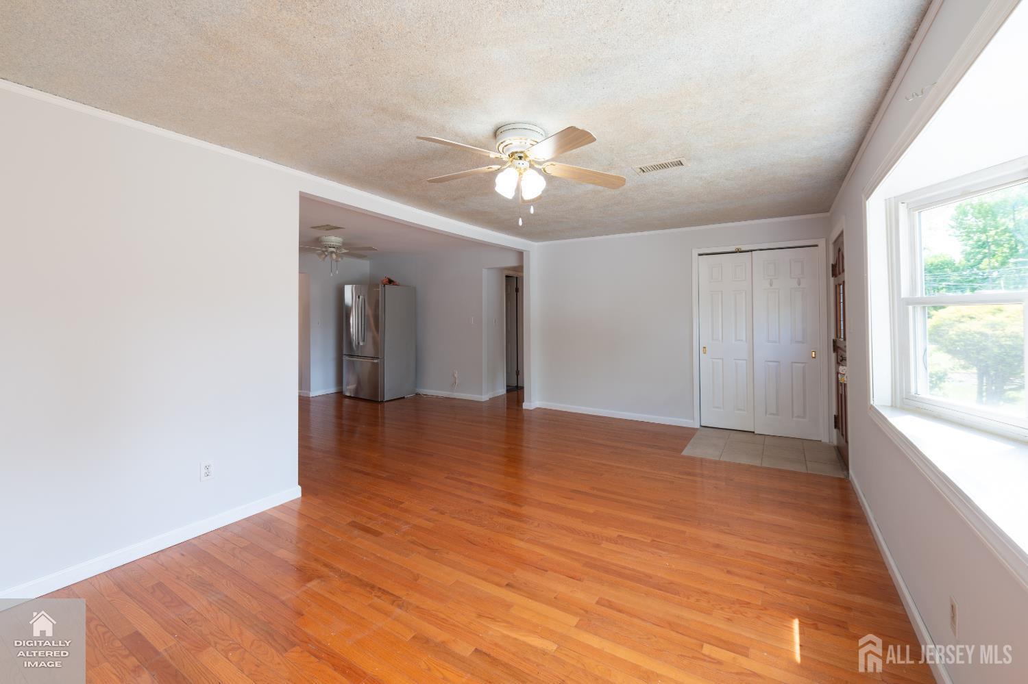 369 Fairview Avenue Colonia, NJ 07067 - Photo 4 of 21