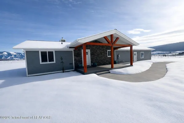$699,489 | 963 Stump Creek Road, Auburn, WY 83111