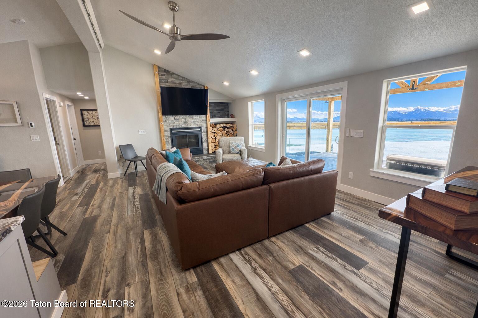 963 Stump Creek Road Auburn, WY 83111 - Photo 12 of 44 Living Room