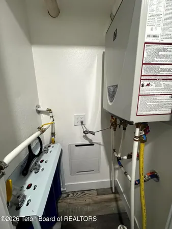 $699,489 | 963 Stump Creek Road, Auburn, WY 83111