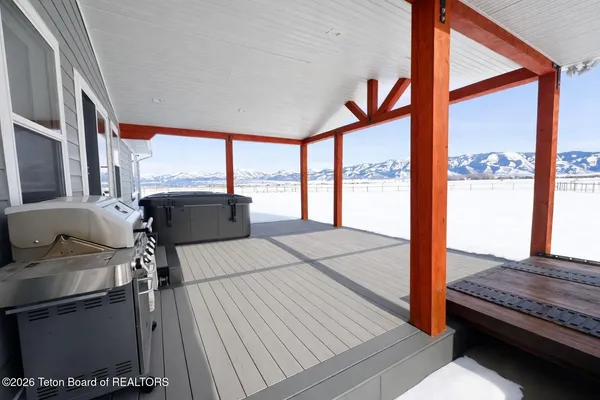 $699,489 | 963 Stump Creek Road, Auburn, WY 83111