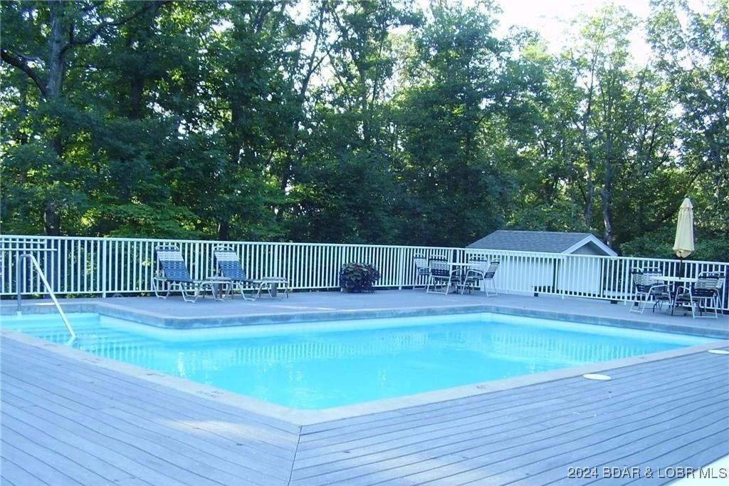 7 Columbine Road Four Seasons, MO 65049 - Photo 4 of 12 Community Pools